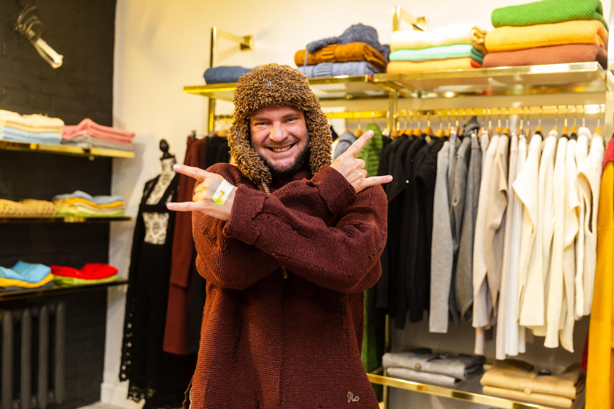 Таємна &quot;ремонтна&quot; вечеря: у Києві в секретній обстановці відкрився новий шоурум бренду ROMANOVA Designer Knitwear